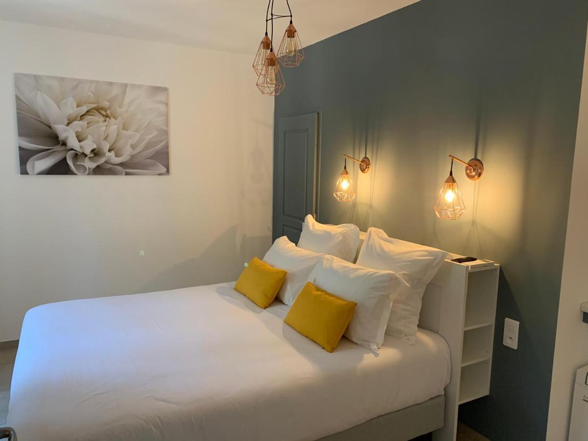 Bed and Breakfast Domaine Forvent Saint-Julien-de-Peyrolas Exterior foto
